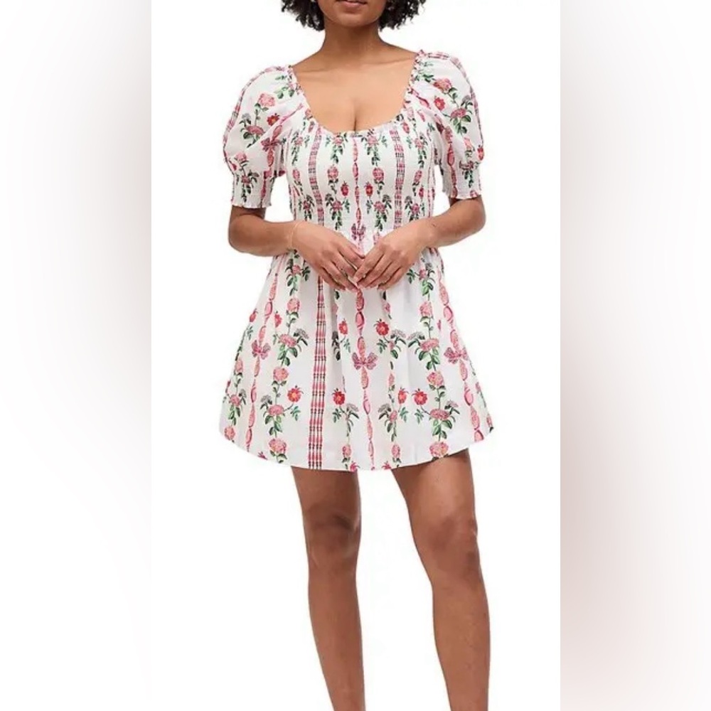Hill House Floral naia in White and Pink